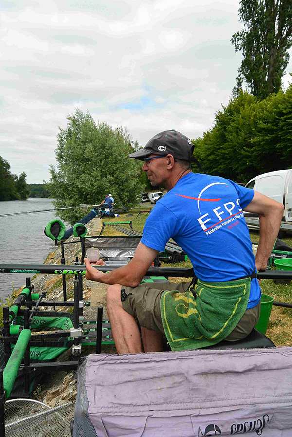 Concours de peche à Hericy sur Seine