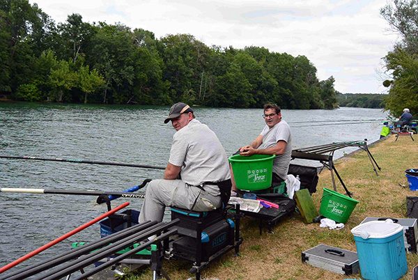 Concours de peche à Hericy sur Seine