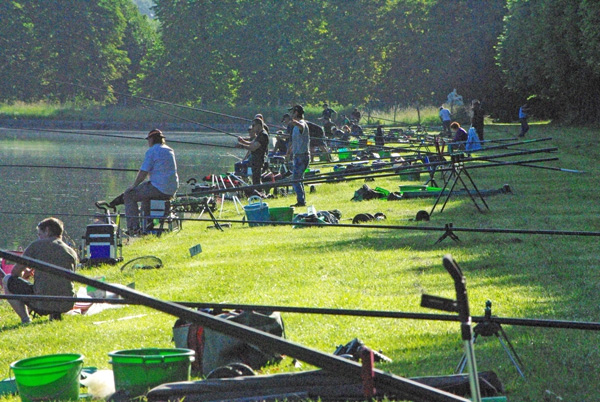 Concours de peche au grand canal de fontainebleau