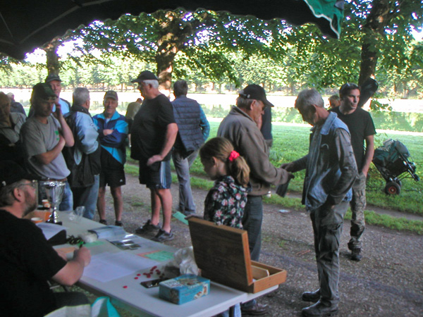 concours de peche au grand canal de fontainebleau