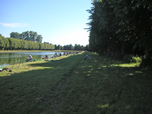 concours de peche au grand canal de fontainebleau