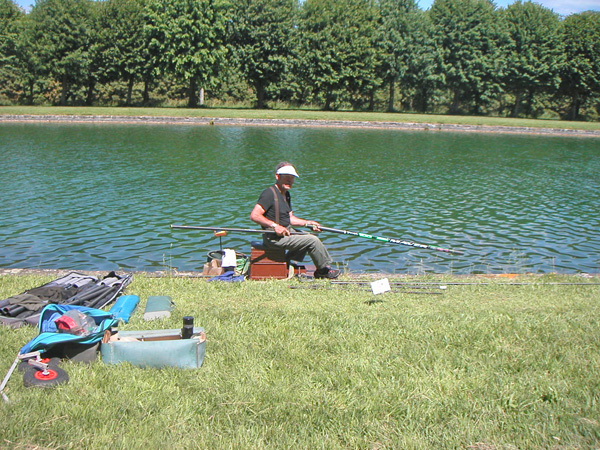 concours de peche au grand canal de fontainebleau