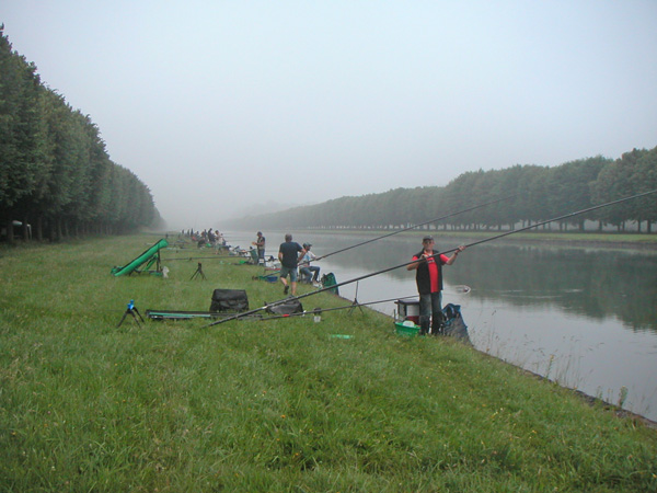 Concours de peche au grand canal de fontainebleau