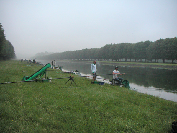 Concours de peche au grand canal de fontainebleau