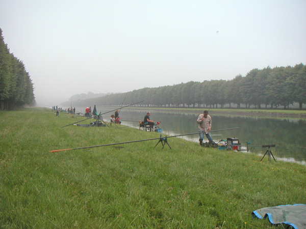 Concours de peche au grand canal de fontainebleau