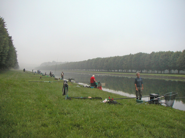 Concours de peche au grand canal de fontainebleau