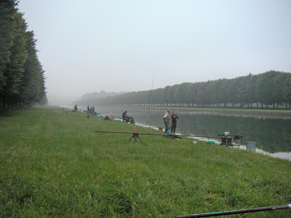 Concours de peche au grand canal de fontainebleau