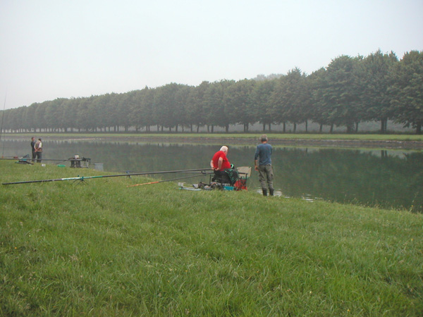 Concours de peche au grand canal de fontainebleau