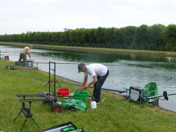 Concours de pêche au grand canal de fontainebleau