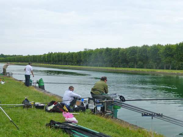 Concours de pêche au grand canal de fontainebleau