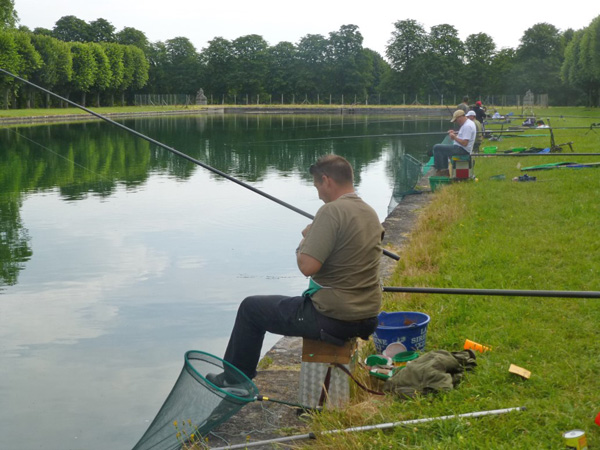 Concours de pêche au grand canal de fontainebleau