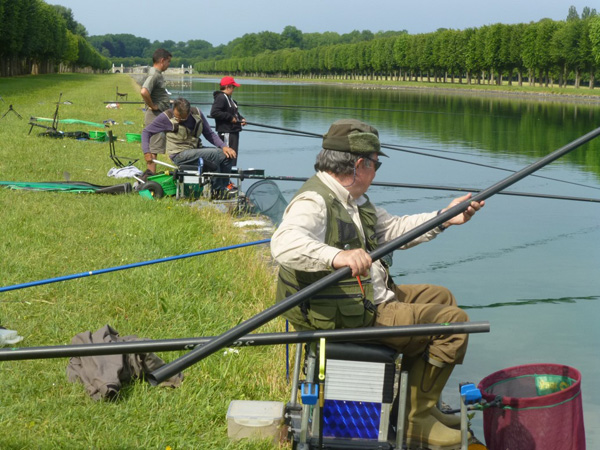 Concours de pêche au grand canal de fontainebleau