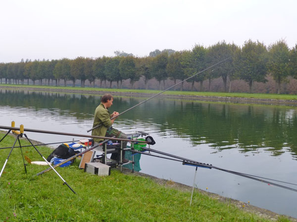 Concours de peche au grand canal de fontainebleau