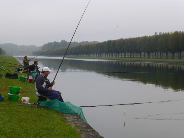 Concours de peche au grand canal de fontainebleau