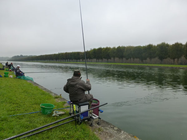 Concours de peche au grand canal de fontainebleau