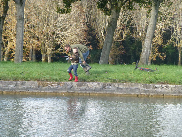 prise de truites au grand canal de Fontainebleau