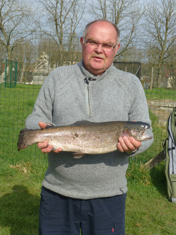 prise de truite au grand canal de fontainebleau