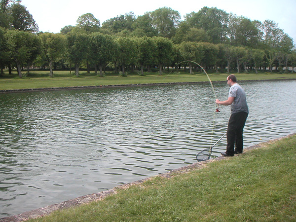 Initiation a la peche au grand canal de fontainebleau