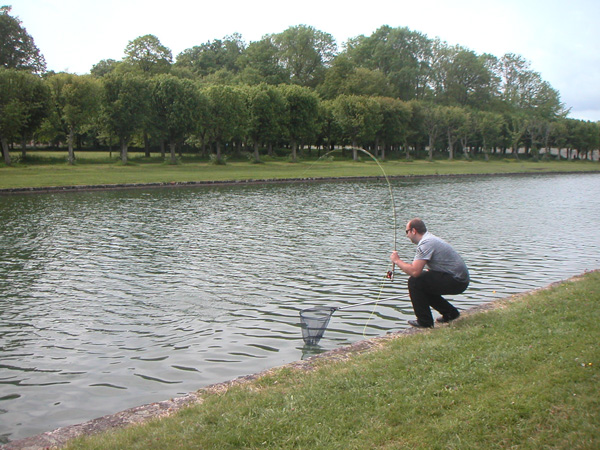 Initiation a la peche au grand canal de fontainebleau