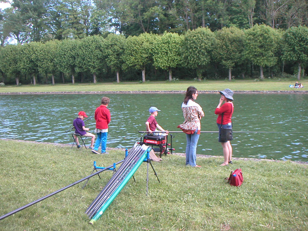 Initiation a la peche au grand canal de fontainebleau