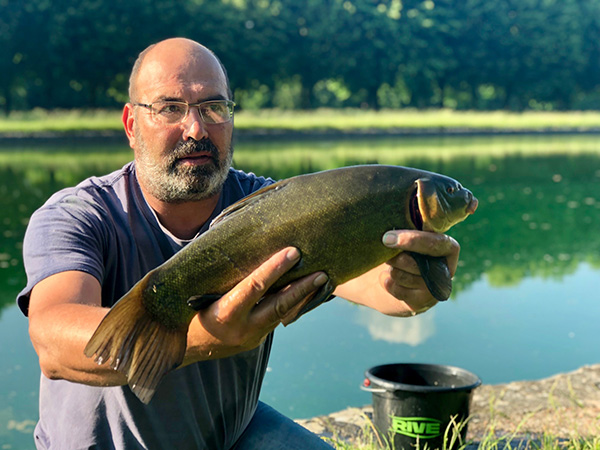 prise de tanche au grand canal de fontainebleau